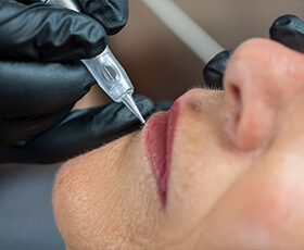 PMU lipliner of te wel permanente make-up van de lipcontouren