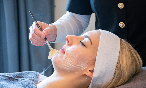 Reiniging masker aanbrengen van de crème